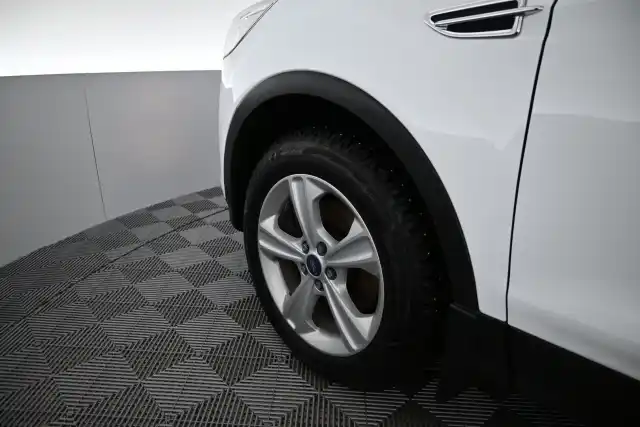 Valkoinen Maastoauto, Ford Kuga – JJH-426
