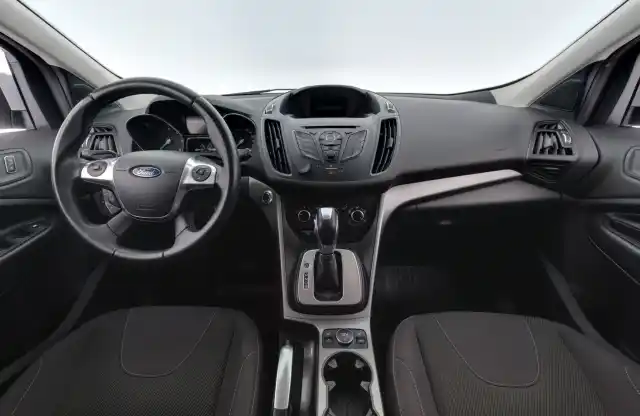 Valkoinen Maastoauto, Ford Kuga – JJH-426