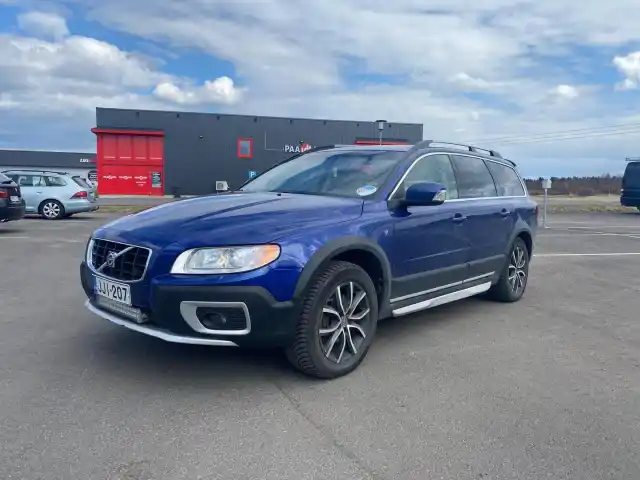 Sininen Farmari, Volvo XC70 – JJI-207