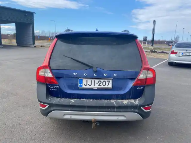 Sininen Farmari, Volvo XC70 – JJI-207
