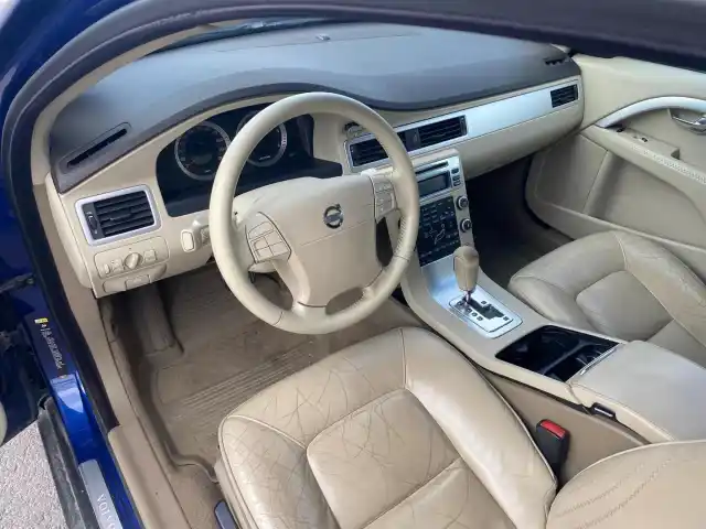 Sininen Farmari, Volvo XC70 – JJI-207