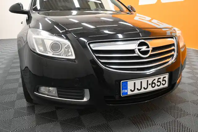 Musta Viistoperä, Opel Insignia – JJJ-655