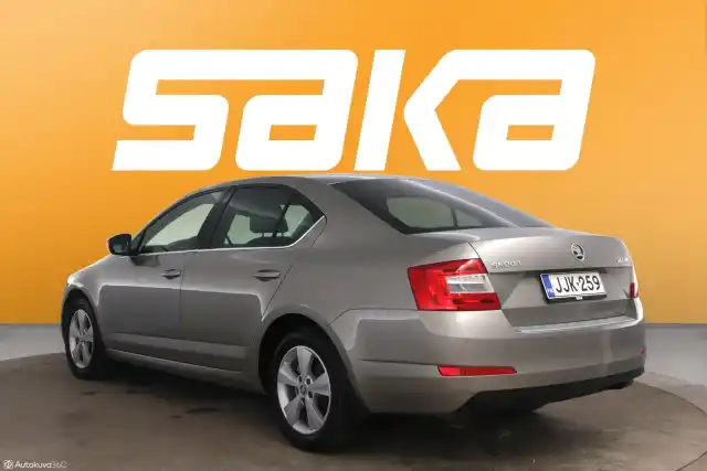 Ruskea Viistoperä, Skoda Octavia – JJK-259