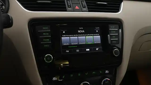 Ruskea Viistoperä, Skoda Octavia – JJK-259