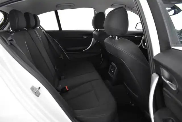 Valkoinen Viistoperä, BMW 120 – JJK-689