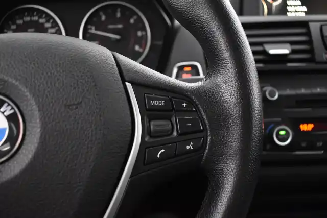 Valkoinen Viistoperä, BMW 120 – JJK-689