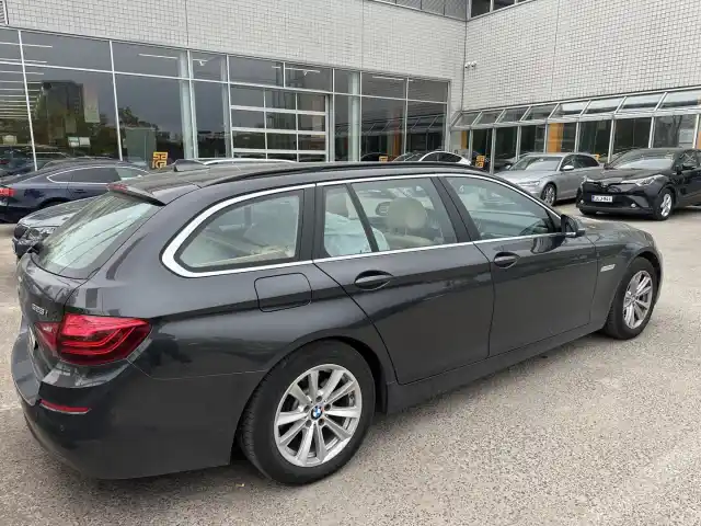 Harmaa Farmari, BMW 528 – JJM-547