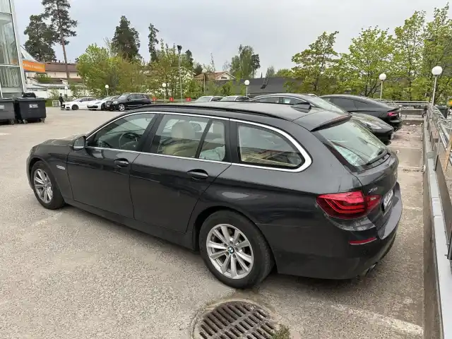 Harmaa Farmari, BMW 528 – JJM-547
