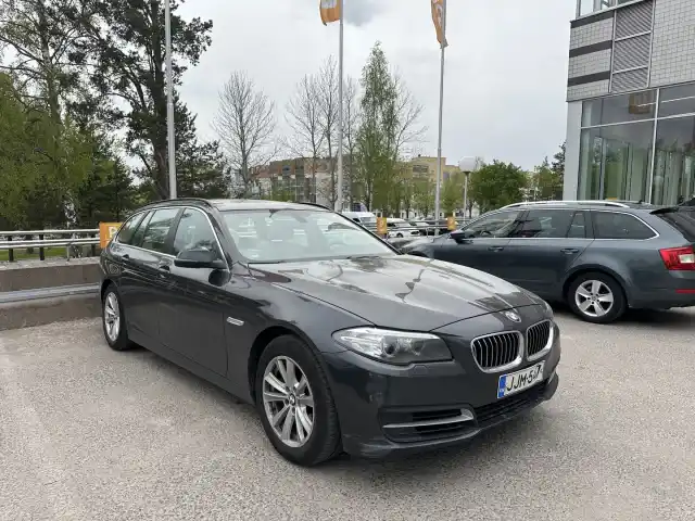 Harmaa Farmari, BMW 528 – JJM-547
