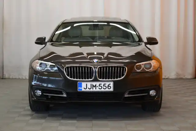 Ruskea (beige) Sedan, BMW 518 – JJM-556