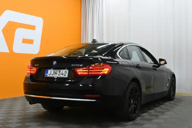 Musta Sedan, BMW 420 – JJN-342