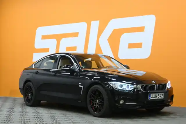 Musta Sedan, BMW 420 – JJN-342