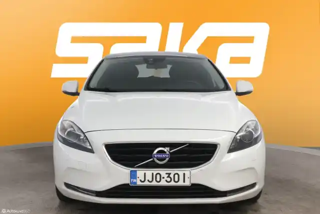 Valkoinen Viistoperä, Volvo V40 – JJO-301