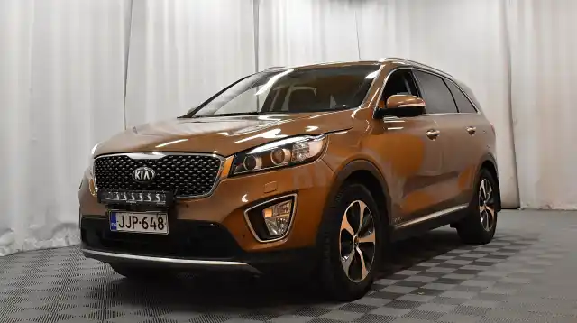 Ruskea Maastoauto, Kia Sorento – JJP-648