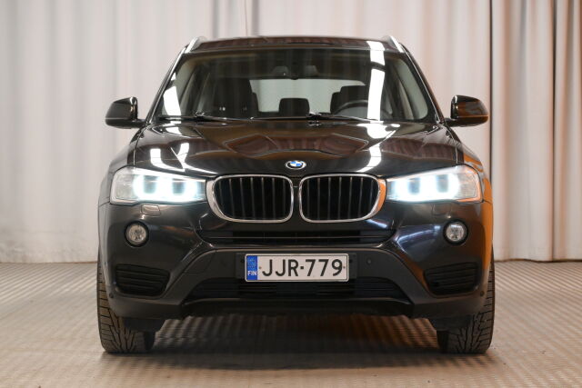 Musta Maastoauto, BMW X3 – JJR-779