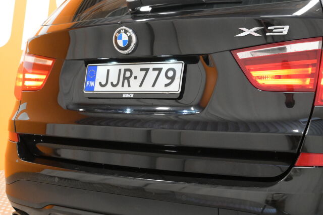 Musta Maastoauto, BMW X3 – JJR-779