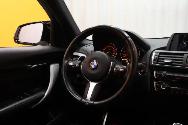 Valkoinen Viistoperä, BMW M135I – JJS-338