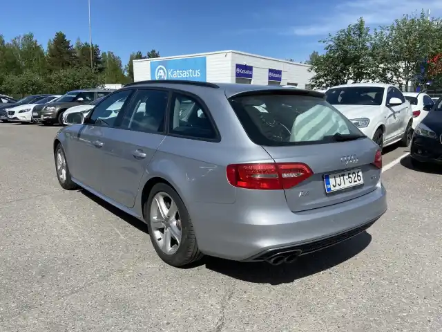 Hopea Farmari, Audi A4 – JJT-526