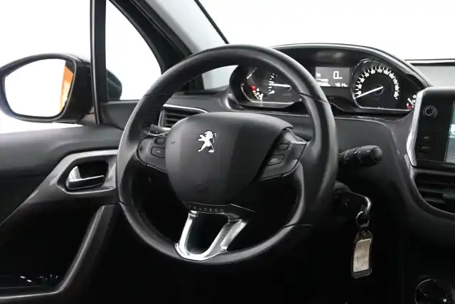 Musta Viistoperä, Peugeot 2008 – JJT-989