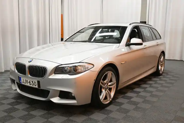 Harmaa Farmari, BMW 530 – JJV-630