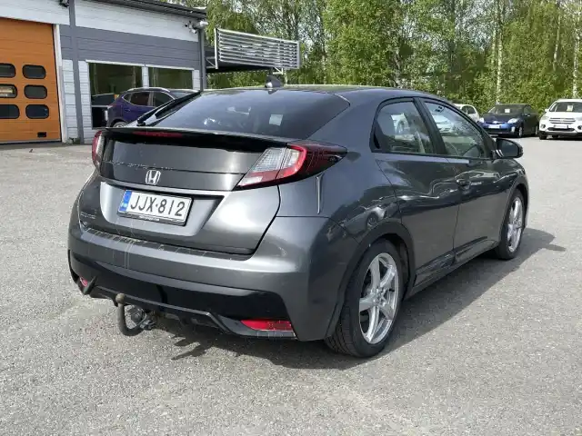 Harmaa Viistoperä, Honda Civic – JJX-812
