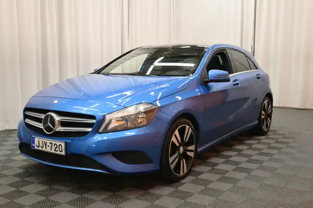 Sininen Viistoperä, Mercedes-Benz A – JJY-720