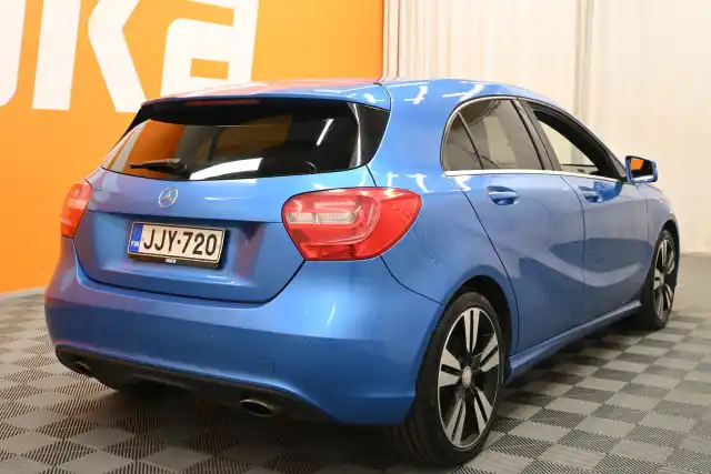 Sininen Viistoperä, Mercedes-Benz A – JJY-720