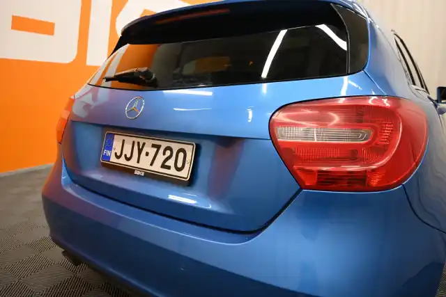 Sininen Viistoperä, Mercedes-Benz A – JJY-720