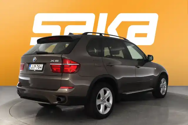 Ruskea Maastoauto, BMW X5 – JJY-764