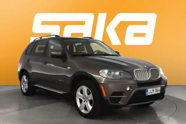 Ruskea Maastoauto, BMW X5 – JJY-764