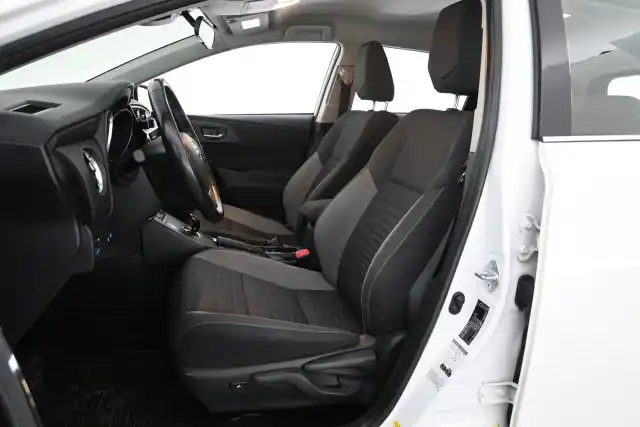 Valkoinen Viistoperä, Toyota Auris – JJZ-470