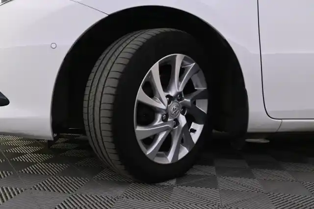 Valkoinen Viistoperä, Toyota Auris – JJZ-470