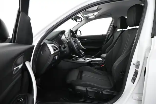 Valkoinen Viistoperä, BMW 118 – JJZ-616