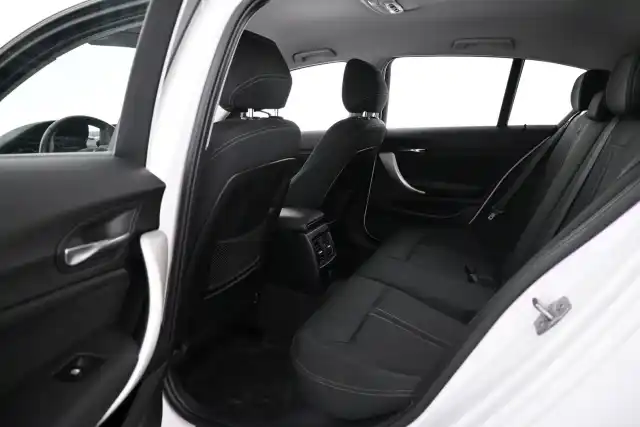 Valkoinen Viistoperä, BMW 118 – JJZ-616