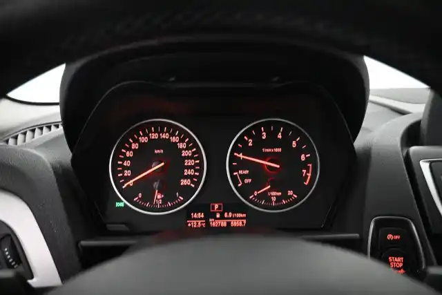 Valkoinen Viistoperä, BMW 118 – JJZ-616