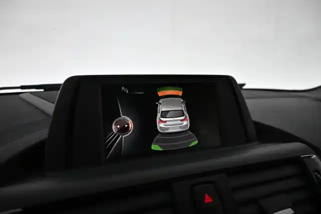 Valkoinen Viistoperä, BMW 118 – JJZ-616