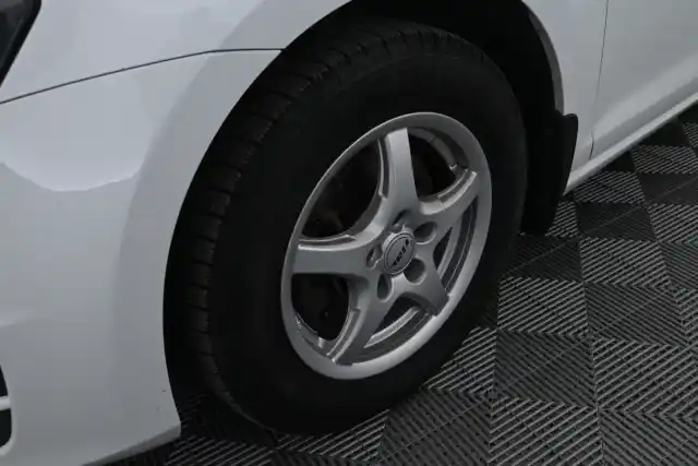 Valkoinen Farmari, Volkswagen Golf – JKA-155