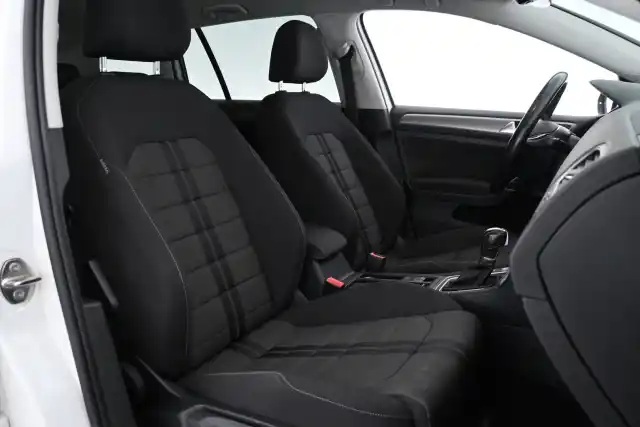 Valkoinen Farmari, Volkswagen Golf – JKA-155