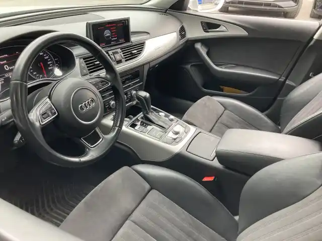 Valkoinen Sedan, Audi A6 – JKB-215