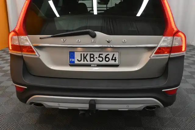 Beige Farmari, Volvo XC70 – JKB-564