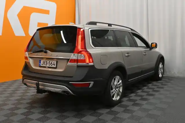 Beige Farmari, Volvo XC70 – JKB-564