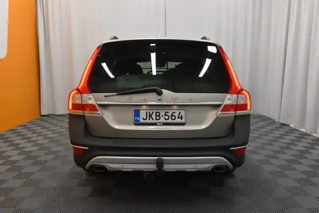 Beige Farmari, Volvo XC70 – JKB-564