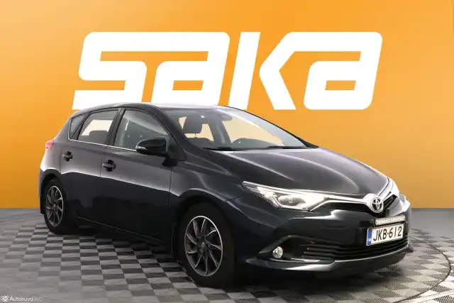 Harmaa Viistoperä, Toyota Auris – JKB-612