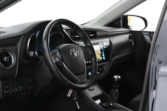 Harmaa Viistoperä, Toyota Auris – JKB-612