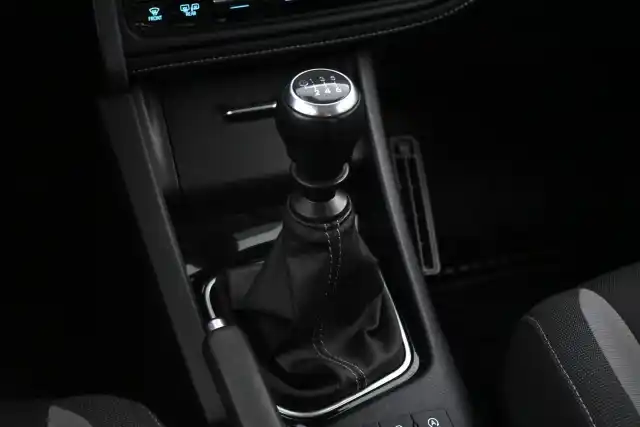 Harmaa Viistoperä, Toyota Auris – JKB-612