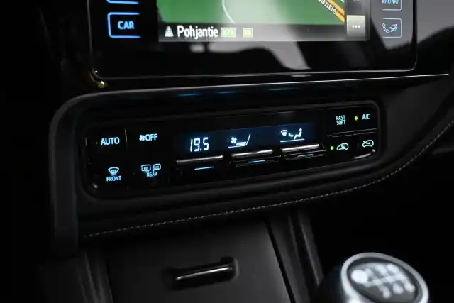 Harmaa Viistoperä, Toyota Auris – JKB-612