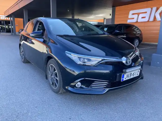 Harmaa Viistoperä, Toyota Auris – JKB-612