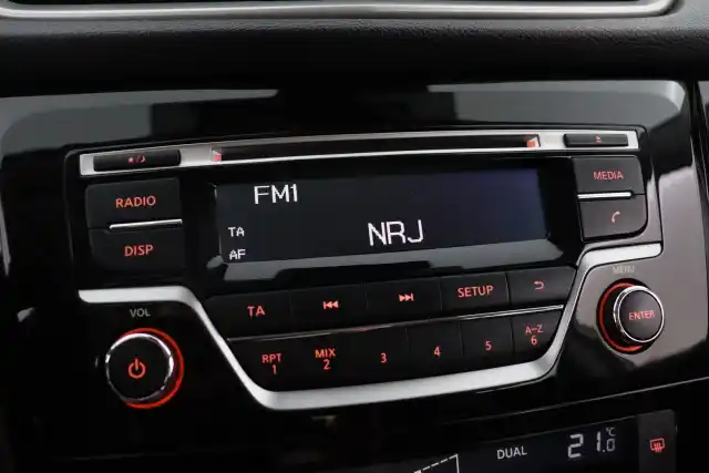 Valkoinen Maastoauto, Nissan Qashqai – JKC-249