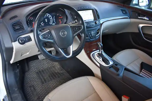 Valkoinen Farmari, Opel Insignia – JKC-447