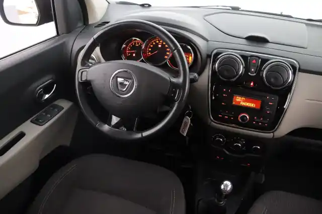 Harmaa Tila-auto, Dacia Lodgy – JKE-665